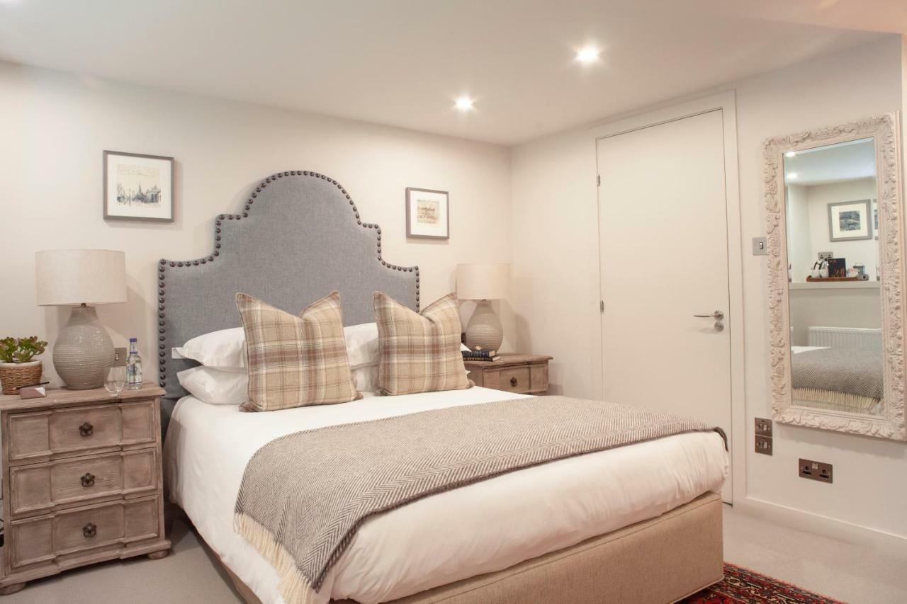 The Roseate Edinburgh - Small Luxury Hotels Of The World エクステリア 写真 A bedroom at The Swan