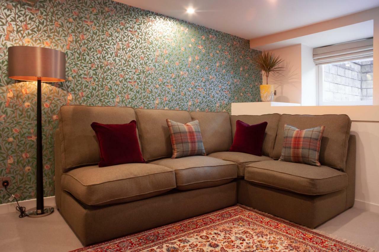 The Roseate Edinburgh - Small Luxury Hotels Of The World エクステリア 写真 A sofa
