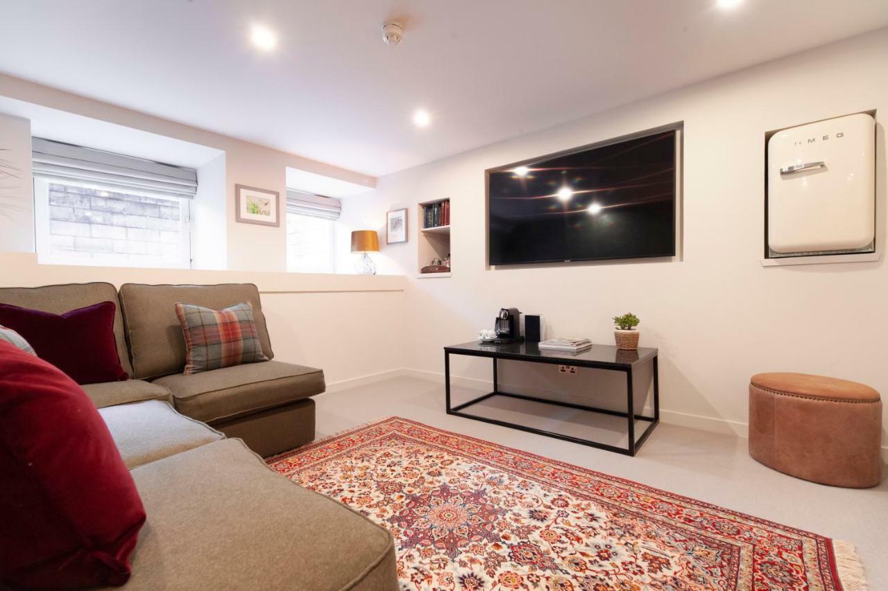 The Roseate Edinburgh - Small Luxury Hotels Of The World エクステリア 写真 A living room in a serviced apartment in London