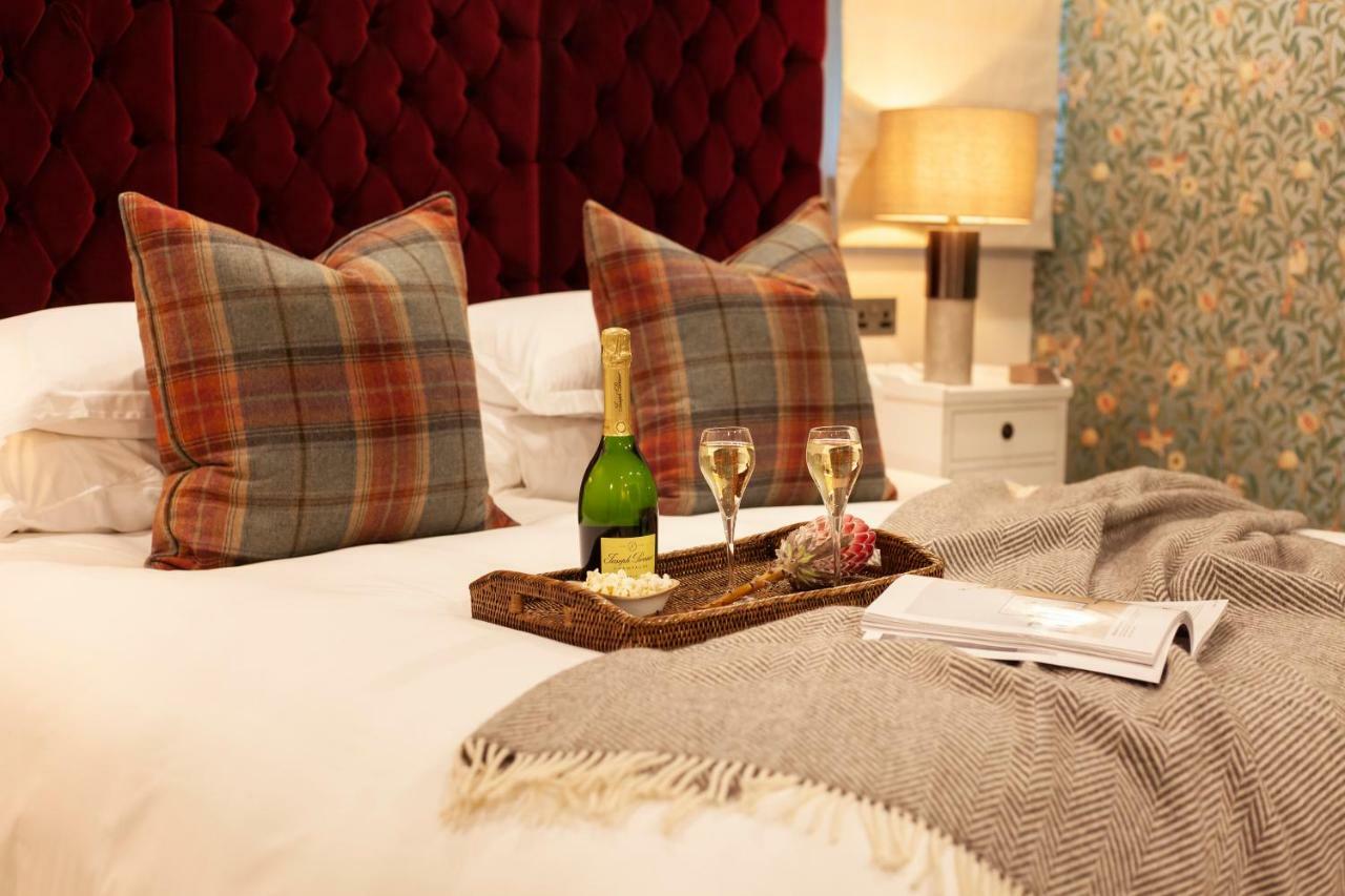 The Roseate Edinburgh - Small Luxury Hotels Of The World エクステリア 写真 A bedroom at The Old Inn