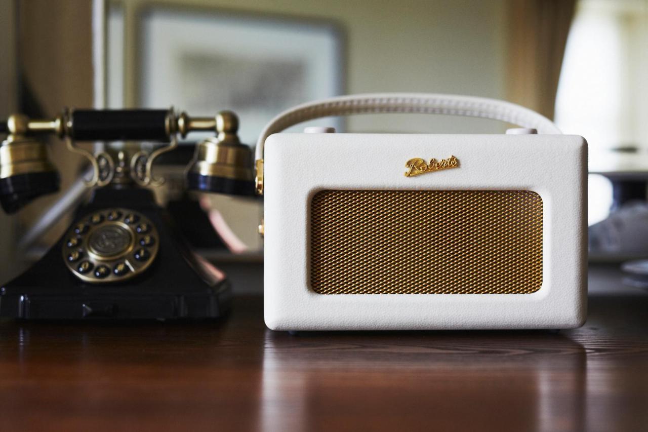 The Roseate Edinburgh - Small Luxury Hotels Of The World エクステリア 写真 A DAB radio